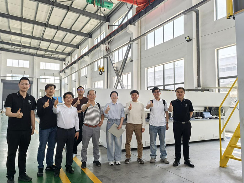 Espandiamo nuovi mercati · Rafforzare le partnership a lungo termine - Il partner coreano visita la nostra fabbrica e approfondisce la cooperazione